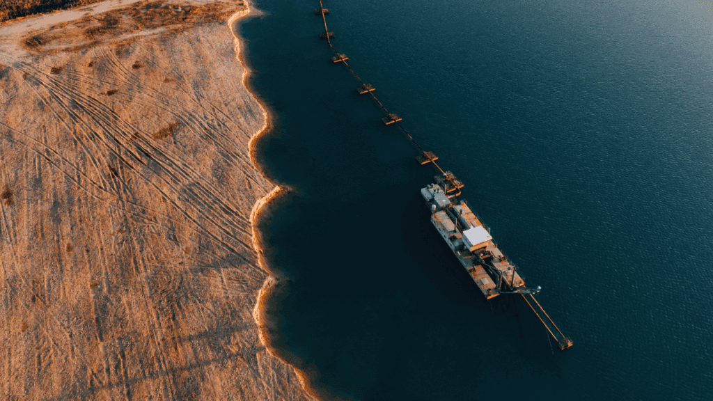 Dragado Ambiental: Restaurando Ecosistemas Acuáticos y la Calidad del Agua